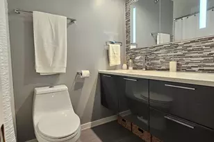 70 W Huron St, Chicago, IL 60654 - Photo 13