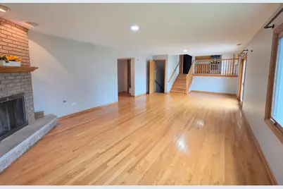 8112 Rutherford Drive, Woodridge, IL 60517 - Photo 13