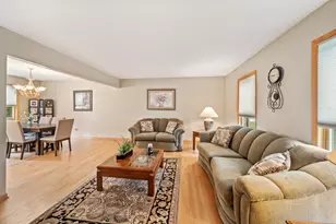 3444 Drover Ln, Darien, IL 60561 - Photo 11