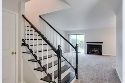889 Heatherbrook Court, Wheaton, IL 60189 - Photo 3