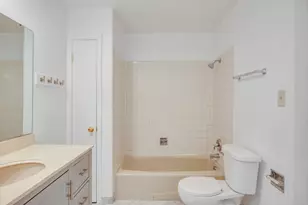 889 Heatherbrook Ct, Wheaton, IL 60189 - Photo 17