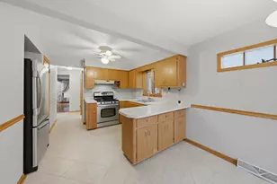 6055 W 64th St, Chicago, IL 60638 - Photo 5