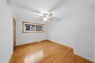 6055 W 64th St, Chicago, IL 60638 - Photo 11