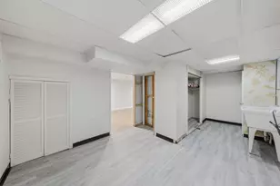 6055 W 64th St, Chicago, IL 60638 - Photo 15