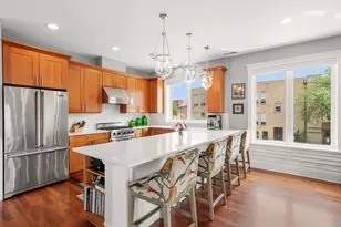 744 W Belmont Ave, Chicago, IL 60657 - Photo 9