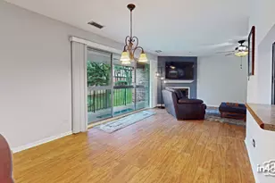 12 Algonquin Trail, Indian Head Park, IL 60525 - Photo 7