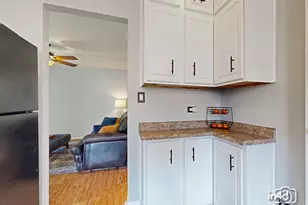 12 Algonquin Trail, Indian Head Park, IL 60525 - Photo 9