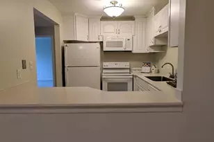 596 Somerset Ln, Crystal Lake, IL 60014 - Photo 7