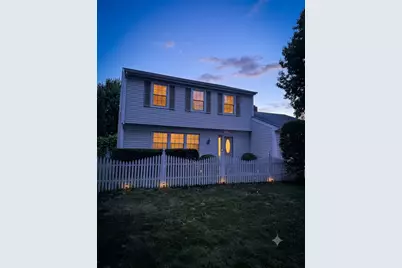 10 Mayflower Road, Vernon Hills, IL 60061 - Photo 1