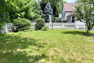 10 Mayflower Rd, Vernon Hills, IL 60061 - Photo 19