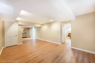 2447 Pick Dr, Glenview, IL 60025 - Photo 27