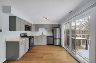 6318 Prideham St, Downers Grove, IL 60516 - Photo 9