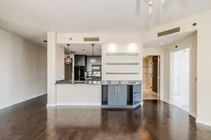 21 E Huron St, Chicago, IL 60611 - Photo 35