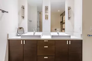 21 E Huron St, Chicago, IL 60611 - Photo 51