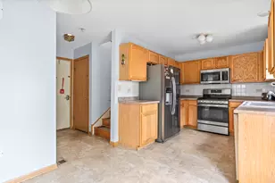 1718 Mountain Ridge Pass, Plainfield, IL 60586 - Photo 9