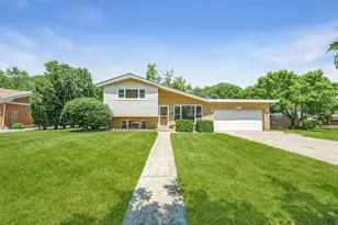 513 W Division St, Itasca, IL 60143 - Photo 1
