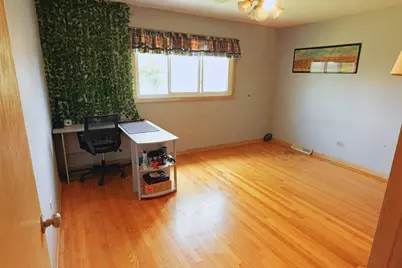 10313 S Karlov Avenue, Oak Lawn, IL 60453 - Photo 11