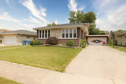 10313 S Karlov Avenue, Oak Lawn, IL 60453 - Photo 1