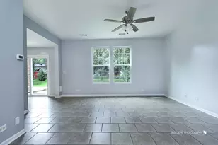 796 Pointe Dr, Crystal Lake, IL 60014 - Photo 3