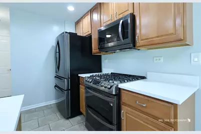 796 Pointe Drive #796, Crystal Lake, IL 60014 - Photo 9