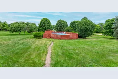 10410 Saddlebred Trail, Woodstock, IL 60098 - Photo 37