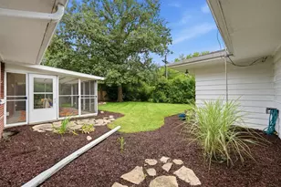 1322 Douglas St, Joliet, IL 60435 - Photo 39