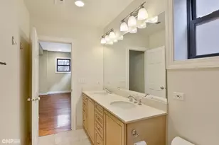 917 W Agatite Ave, Chicago, IL 60640 - Photo 11