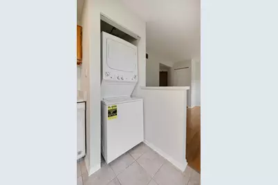 546 E Shag Bark Lane #B, Streamwood, IL 60107 - Photo 9