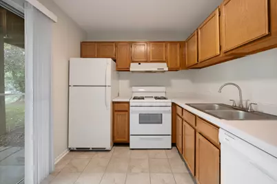 546 E Shag Bark Lane #B, Streamwood, IL 60107 - Photo 7