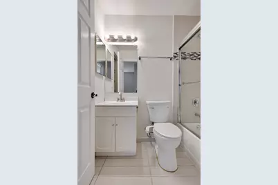 546 E Shag Bark Lane #B, Streamwood, IL 60107 - Photo 13
