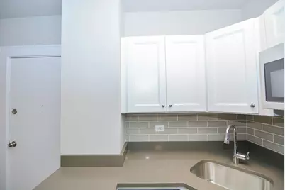 817 W Lakeside Place #502, Chicago, IL 60640 - Photo 5