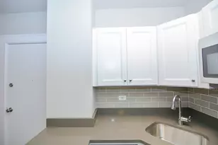 817 W Lakeside Pl, Chicago, IL 60640 - Photo 5