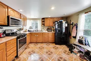 422 Summit St, Elgin, IL 60120 - Photo 11