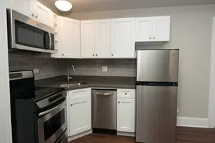 817 W Lakeside Pl, Chicago, IL 60640 - Photo 3
