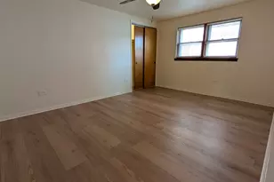4343 W 63rd St, Chicago, IL 60629 - Photo 15
