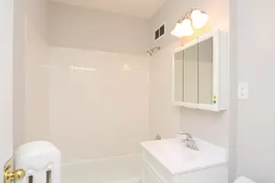 5736 N Winthrop Ave, Chicago, IL 60660 - Photo 19