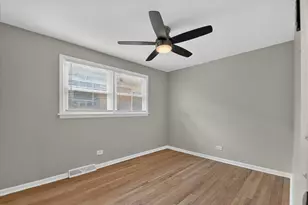 8603 S Exchange Ave, Chicago, IL 60617 - Photo 13
