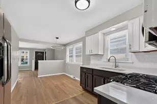 8603 S Exchange Ave, Chicago, IL 60617 - Photo 9