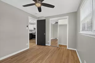 8603 S Exchange Ave, Chicago, IL 60617 - Photo 11