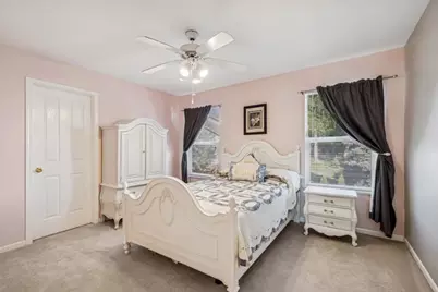 1804 Redwood Lane, McHenry, IL 60051 - Photo 15
