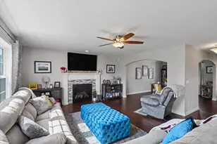 1402 Railside Dr, Gibson City, IL 60936 - Photo 7