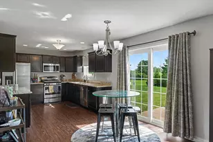 1402 Railside Dr, Gibson City, IL 60936 - Photo 11
