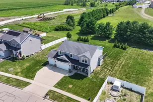 1402 Railside Dr, Gibson City, IL 60936 - Photo 47