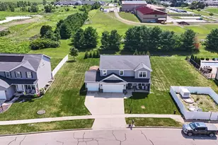 1402 Railside Dr, Gibson City, IL 60936 - Photo 45