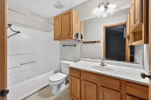 536 Clayton Cir, Sycamore, IL 60178 - Photo 15