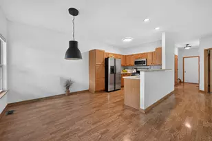 536 Clayton Cir, Sycamore, IL 60178 - Photo 3