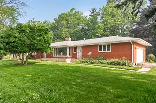 1111 Loren Dr, Dekalb, IL 60115 - Photo 3