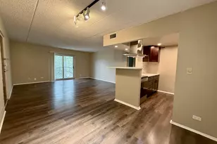 3851 N Parkway Dr, Northbrook, IL 60062 - Photo 5