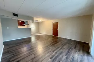 3851 N Parkway Dr, Northbrook, IL 60062 - Photo 3