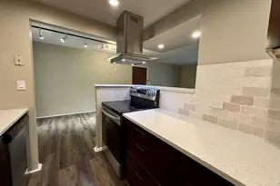 3851 N Parkway Dr, Northbrook, IL 60062 - Photo 9